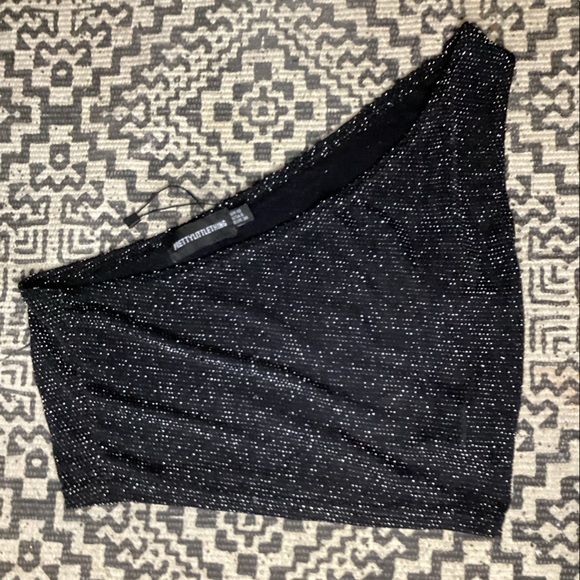 BLACK CROP TOP - Picture 2 of 2